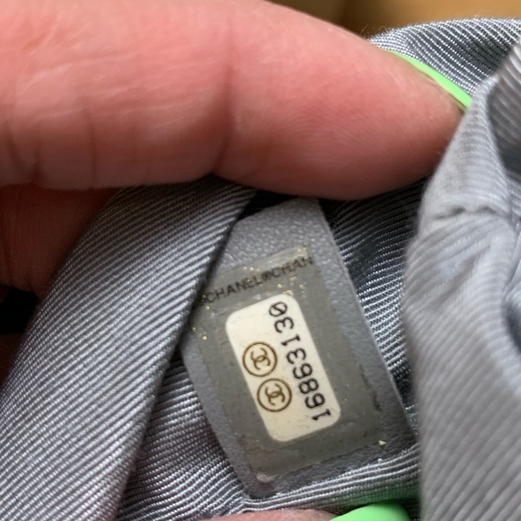 Chanel caviar glazed hobo - Picture 3 of 8